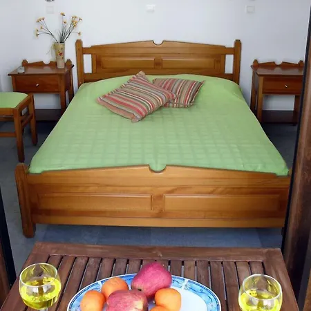 Otel Fikas 2*