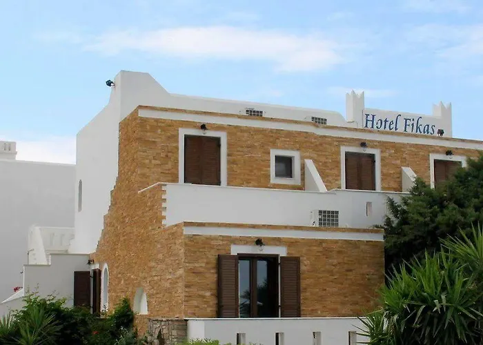 Fikas מלון 2*